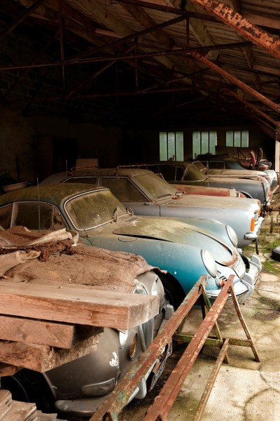 法国农场现百台古董车 价值逾千万美元