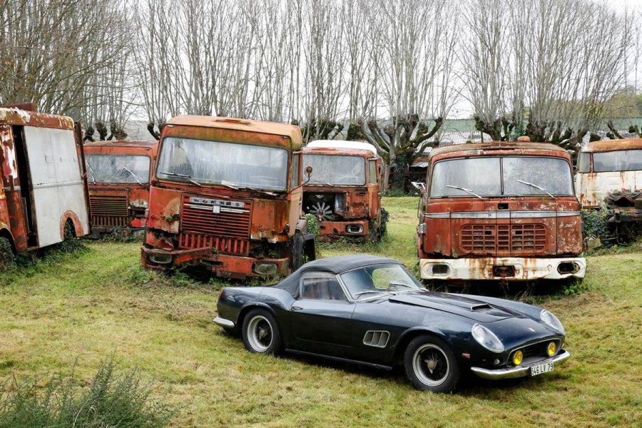 法国农场现百台古董车 价值逾千万美元