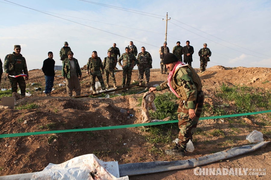 库尔德武装发现极端组织屠杀雅兹迪人刑场及坟墓