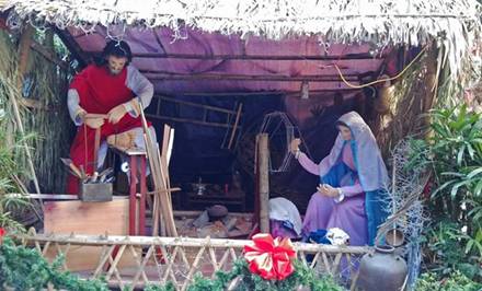 越南河内教堂装饰一新迎圣诞（组图）