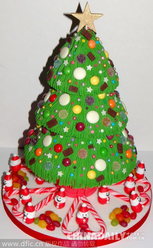 英业余厨娘制作圣诞节“大餐” 你能相信这些都是蛋糕吗？