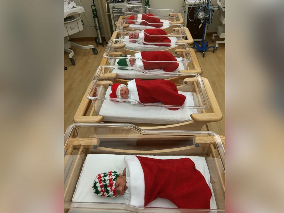 最棒的圣诞礼物!美医院将初生婴儿