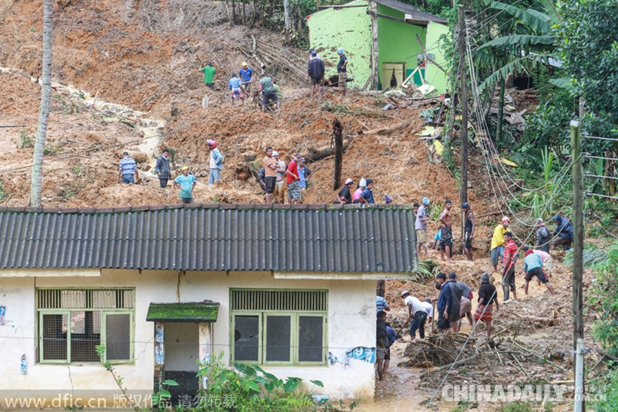 斯里兰卡连日暴雨引发山体滑坡 已致30人死亡