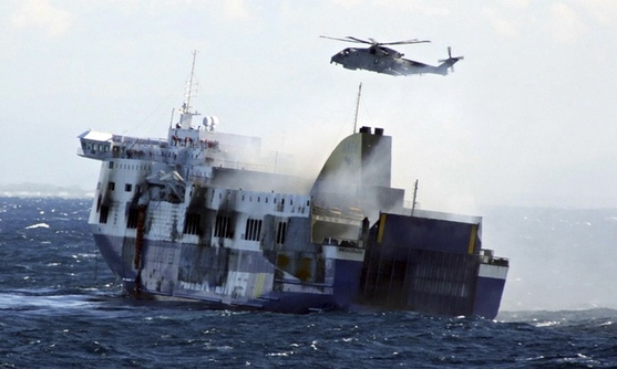 意大利渡轮起火至10人死40余人失踪 船长最后获救