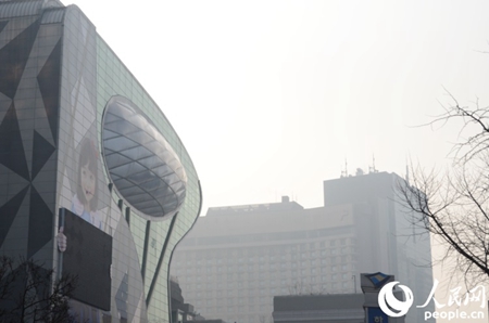 韩国首尔雾霾严重发布预警 PM2.5指数:120[6]