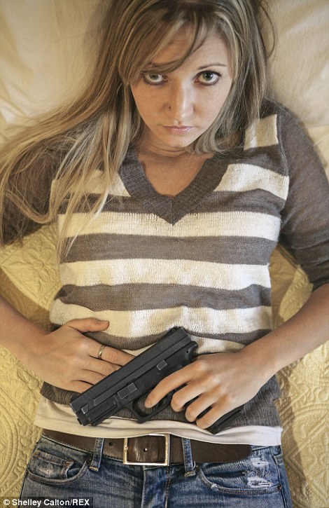 镜头记录美国德州的持枪女人们