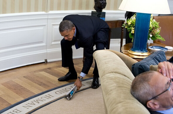 “奥巴马打苍蝇”入选白宫2014年度照片