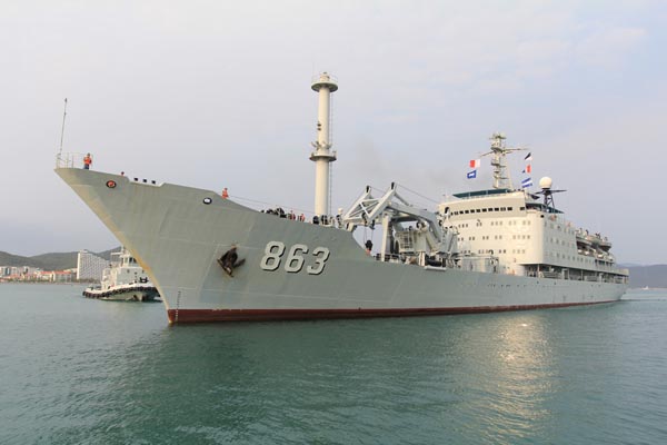 中国海军永兴岛船启航赴爪哇海执行亚航失事客机黑匣子搜寻打捞任务