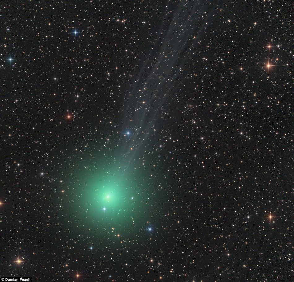“洛夫乔伊”彗星惊艳北半球夜空