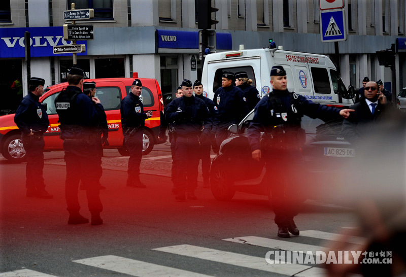 巴黎杂志社遭袭12人丧生 多国多方谴责