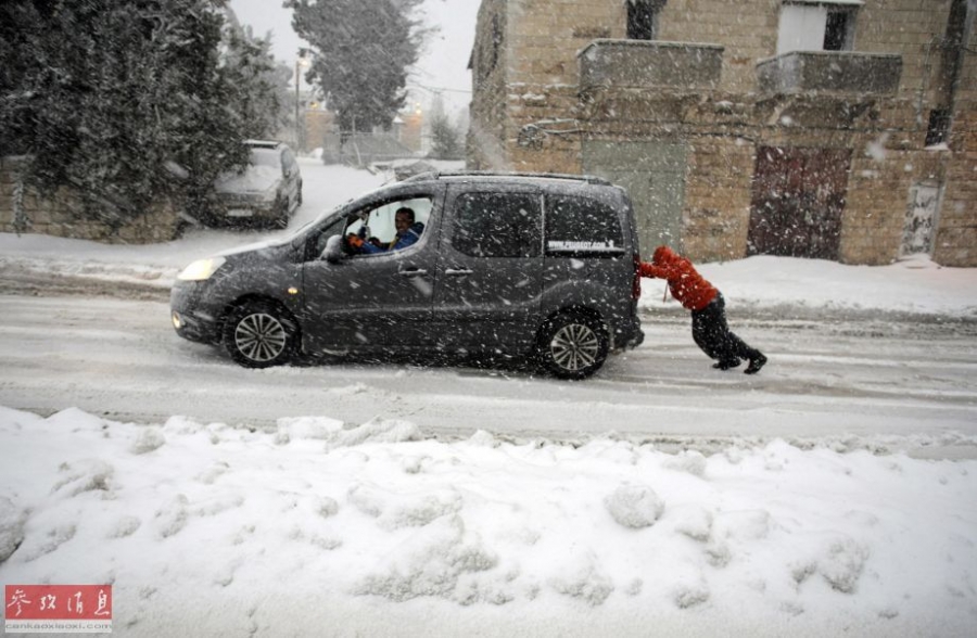 中东地区遭强烈暴风雪袭击