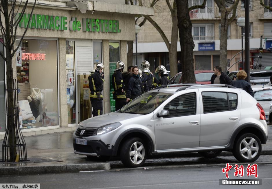 法国一超市遭武装袭击 1人受伤5人遭劫持