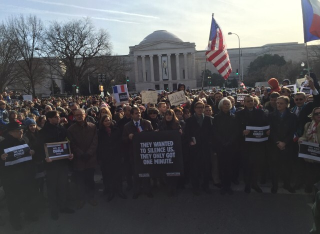 美国华盛顿举行千人游行 声援法国世纪反恐集会