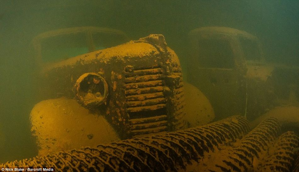 日军舰机坟场 世界最大海底墓地