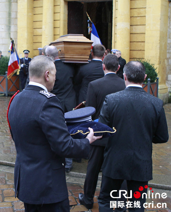 法国《查理周刊》枪击案遇难警察葬礼举行(高清组图)