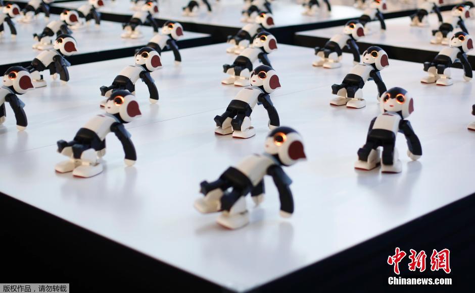 日本100个人工智能机器人齐跳“广场舞”
