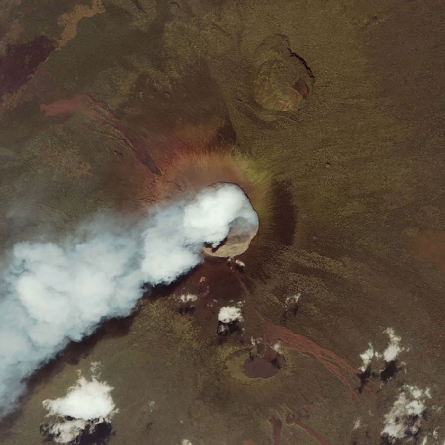 太空看地球火山喷发壮美景象