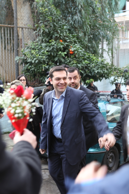 希腊选举启动 激进左翼联盟或成议会第一大党