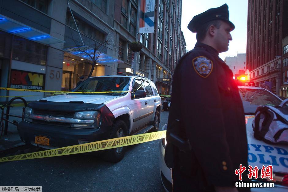 美国曼哈顿一店员枪击领班后饮弹自杀