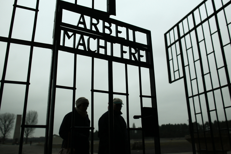 德国总理默克尔会晤奥斯维辛集中营幸存者