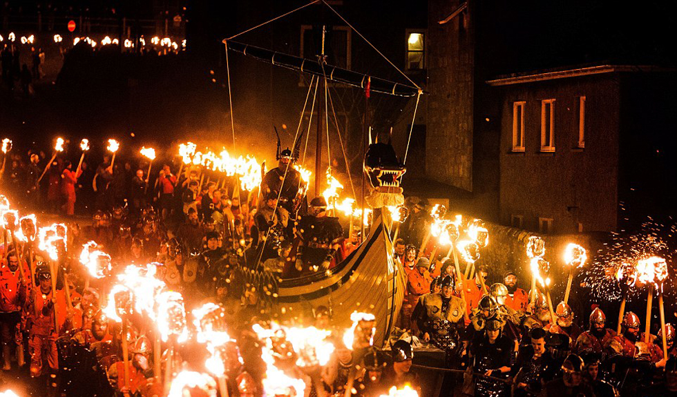 设得兰群岛庆祝维京火祭节 焚烧