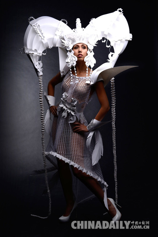 乌克兰艺术家创作纸雕婚纱 神还原蒙古婚纱亦柔亦刚