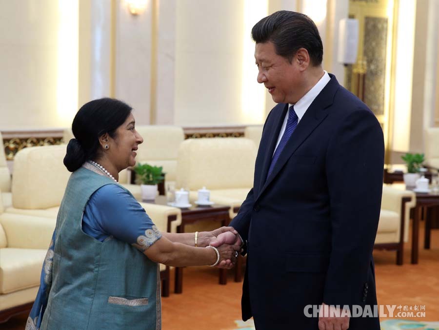 中国国家主席习近平会见印度外交部长斯瓦拉杰