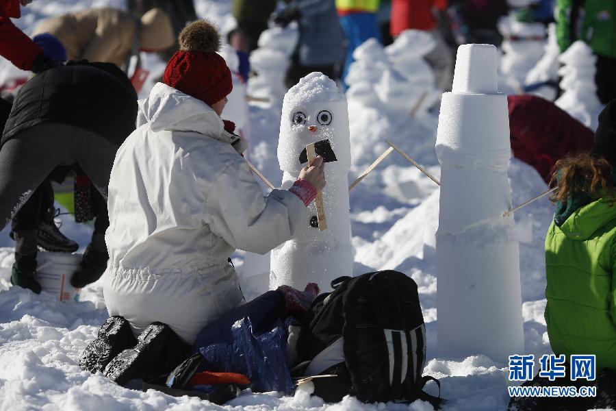 雪人“总动员” 冲击堆雪人吉尼斯世界纪录