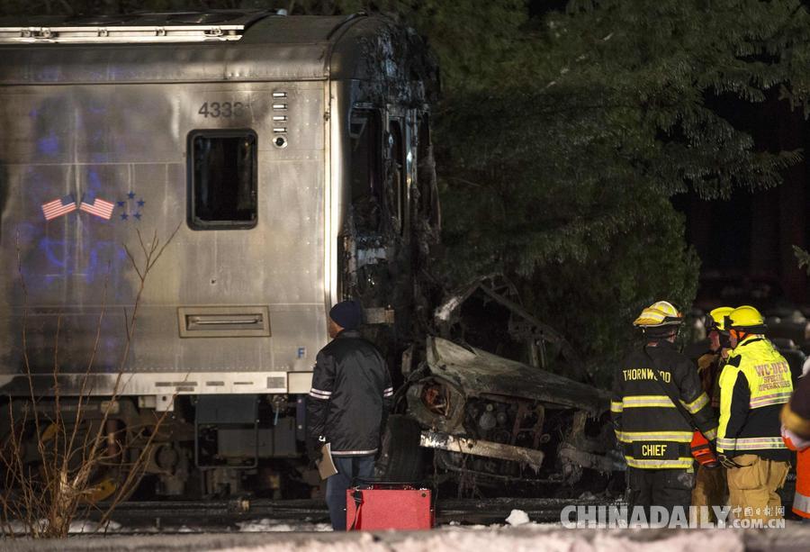 纽约列车与汽车相撞致7死多伤（组图）