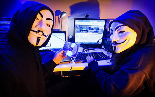 黑客组织称已攻占IS上千网站和社交账号（组图）