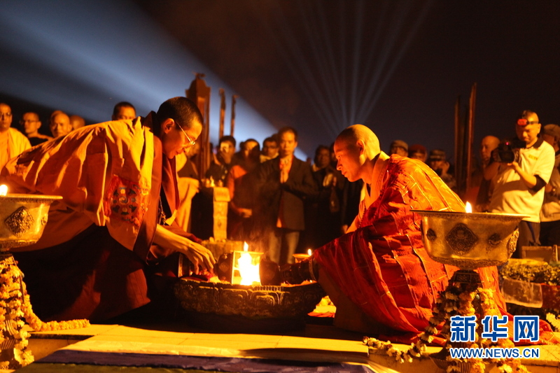 尼泊尔蓝毗尼中华寺点灯千万祈福羊年和中尼建交60周年
