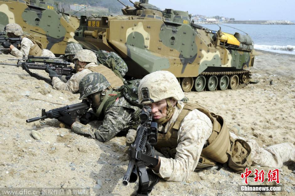 韩美举行联合军演 海军陆战队司令亲赴前线视察