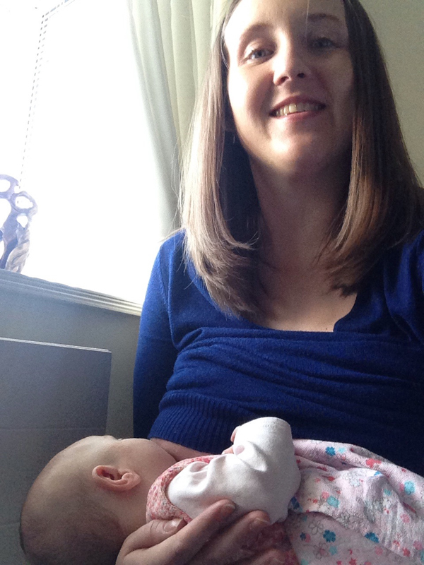 母乳喂养自拍照在网上走红