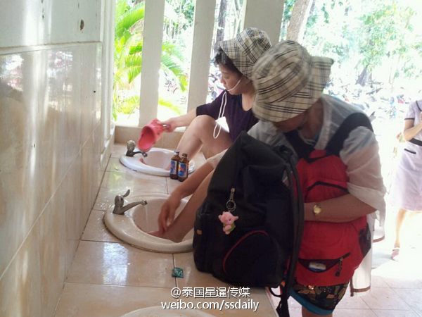 泰媒曝中国游客洗手盆洗脚