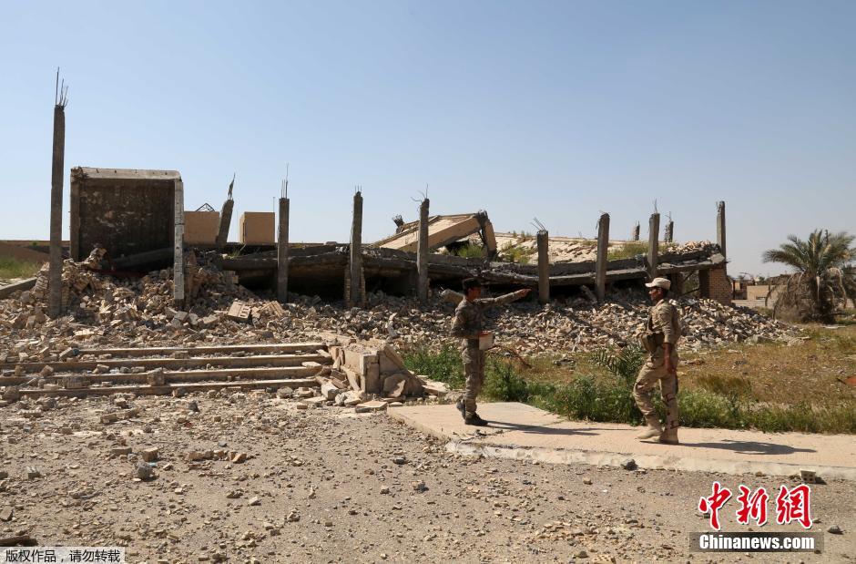 伊拉克政府军与极端组织交战 萨达姆坟墓遭轰炸