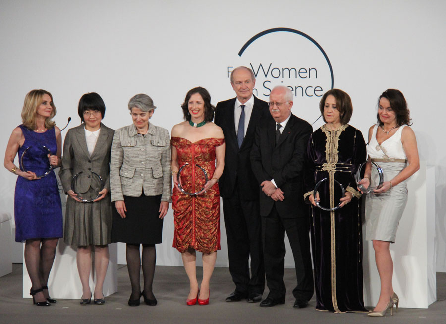 中科院院士谢毅获“世界杰出女科学家成就奖”
