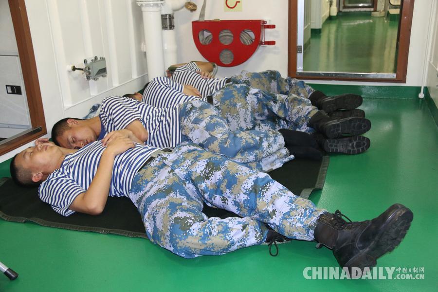 圆满完成也门撤侨任务 中国海军舰队受关注