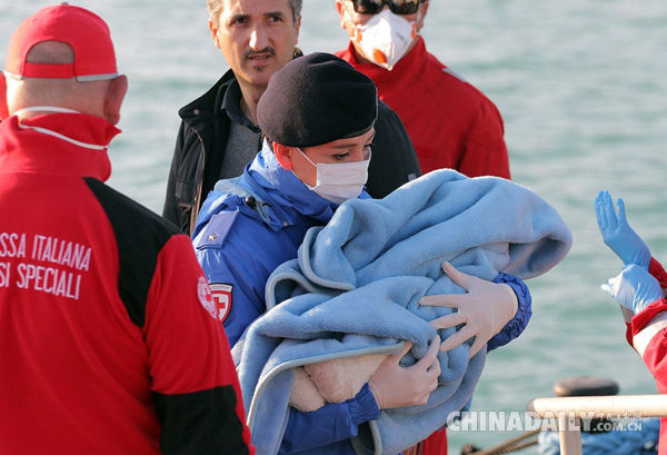 400名偷渡者地中海遇难 意大利海警救144人