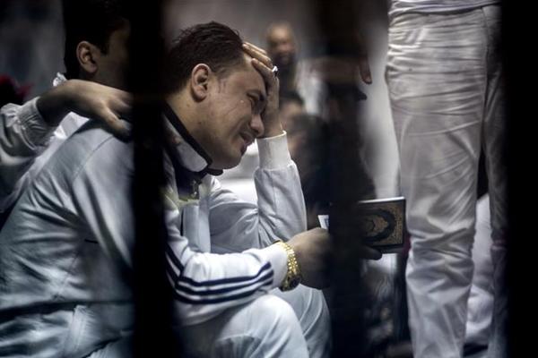埃及法庭判处塞得港球迷骚乱案11名被告死刑