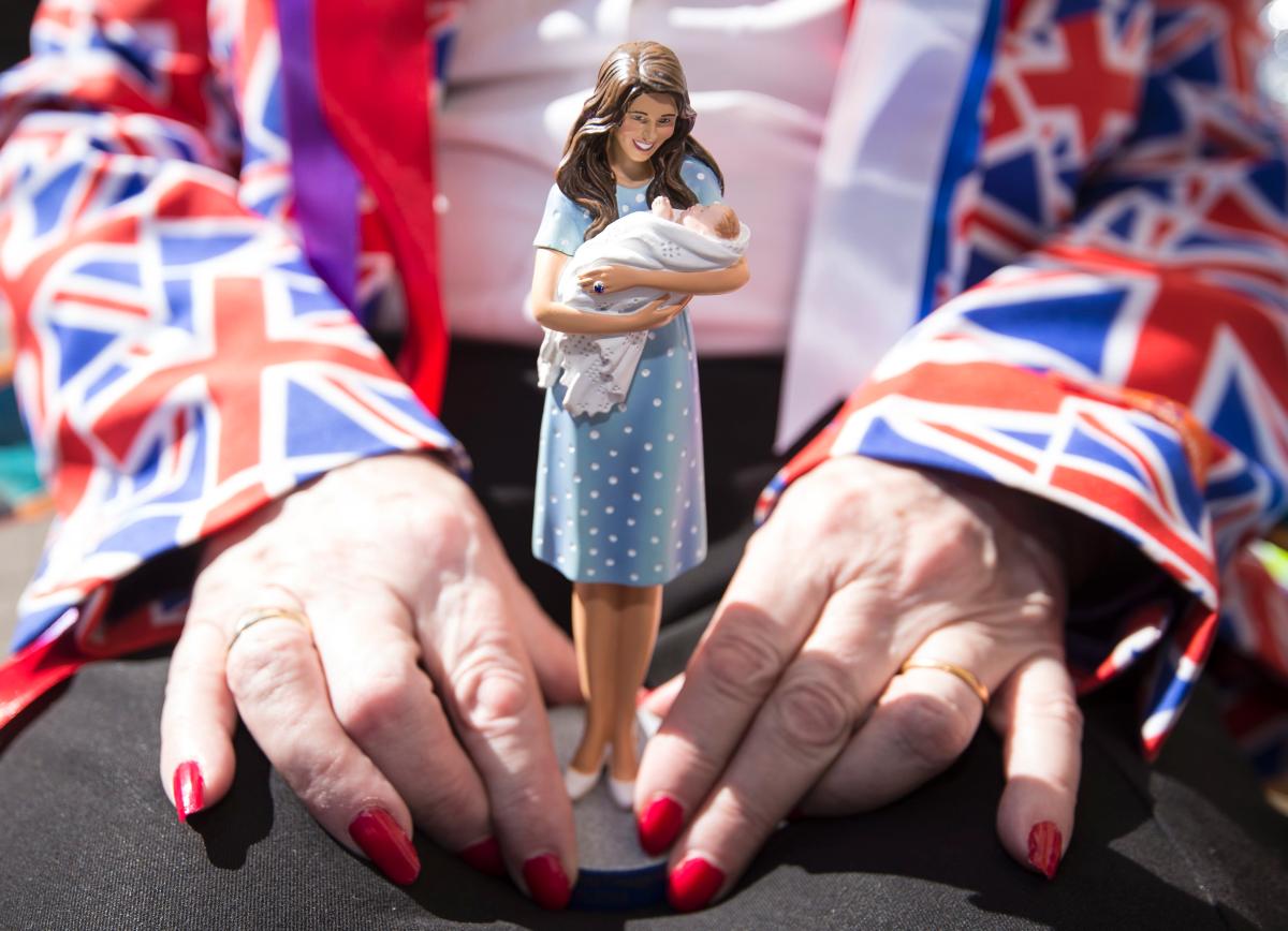 英国凯特王妃将诞二胎 铁粉医院外扎营等待