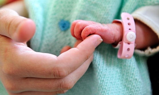 存活仅100分钟男婴成英国最小器官捐献者