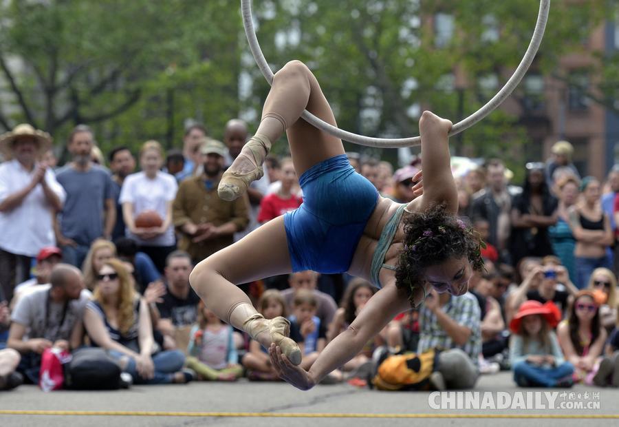纽约万名舞者庆祝舞蹈节 展现多元文化