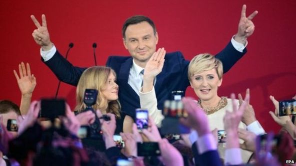 出口民调显示杜达战胜现任总统赢得波兰大选