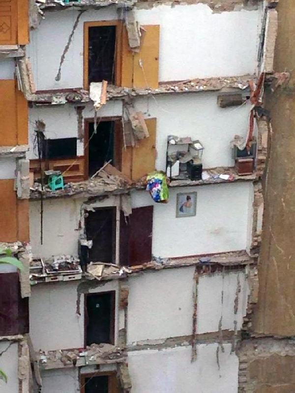 贵州遵义居民楼发生垮塌 已救出4人