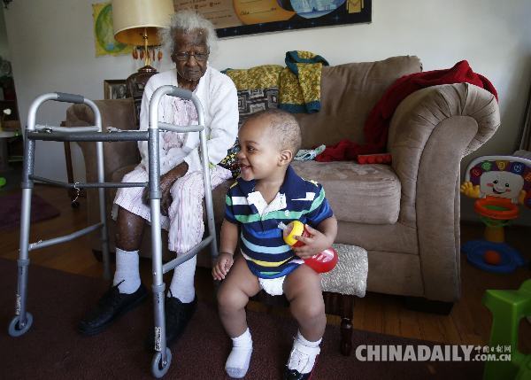 世界最长寿老人去世享年116岁 积极乐观爱打保龄