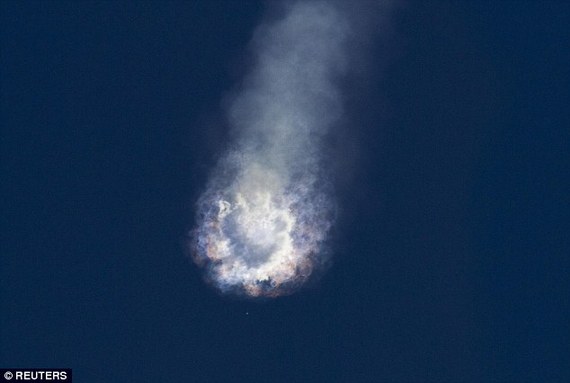 SpaceX第3次回收火箭失败 升空2分钟后爆炸解体