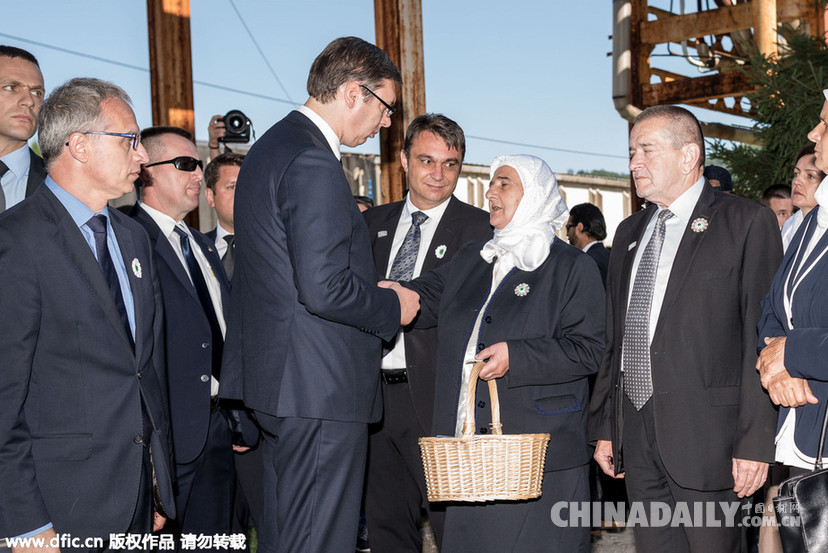 多国政要出席斯雷布雷尼察大屠杀纪念活动 土总理亲抬灵柩