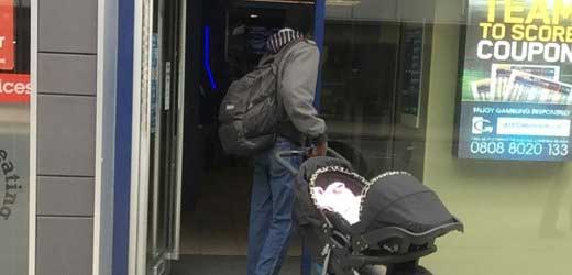 英国男子购物中心内贩卖3个月大婴儿被捕
