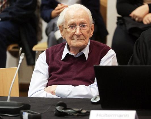 犹太人大屠杀帮凶！94岁奥斯维辛集中营簿记员获刑4年