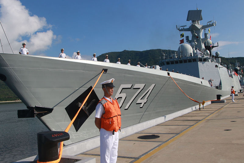 海军第二十一批护航编队从三亚启航赴亚丁湾